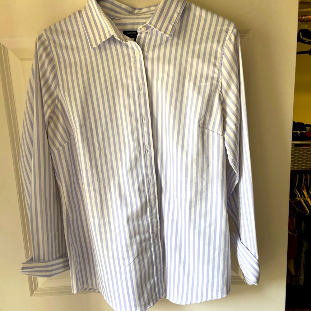 Banana republic button down top. Purple stripes. Size 6.